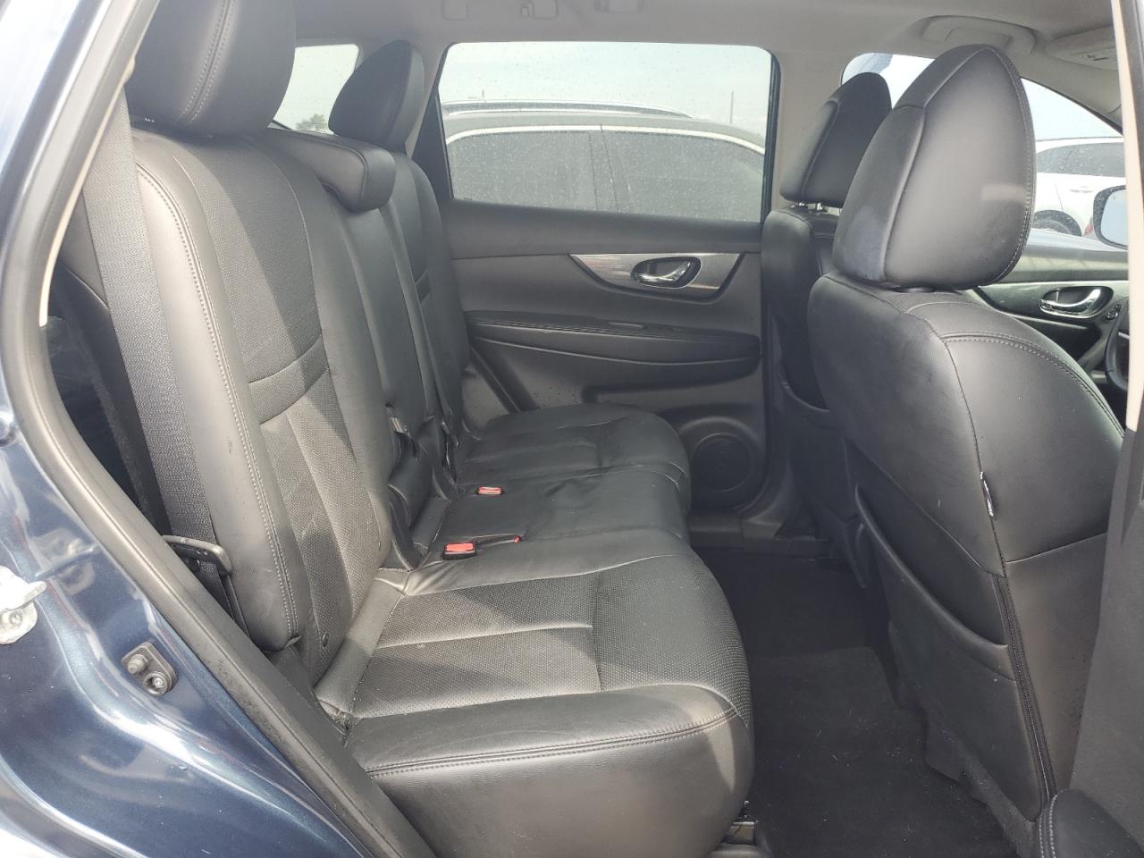2015 Nissan Rogue - Image 11