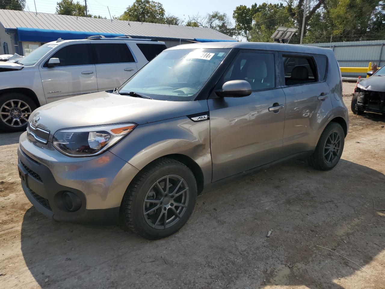 KNDJN2A22J7585822 2018 Kia Soul