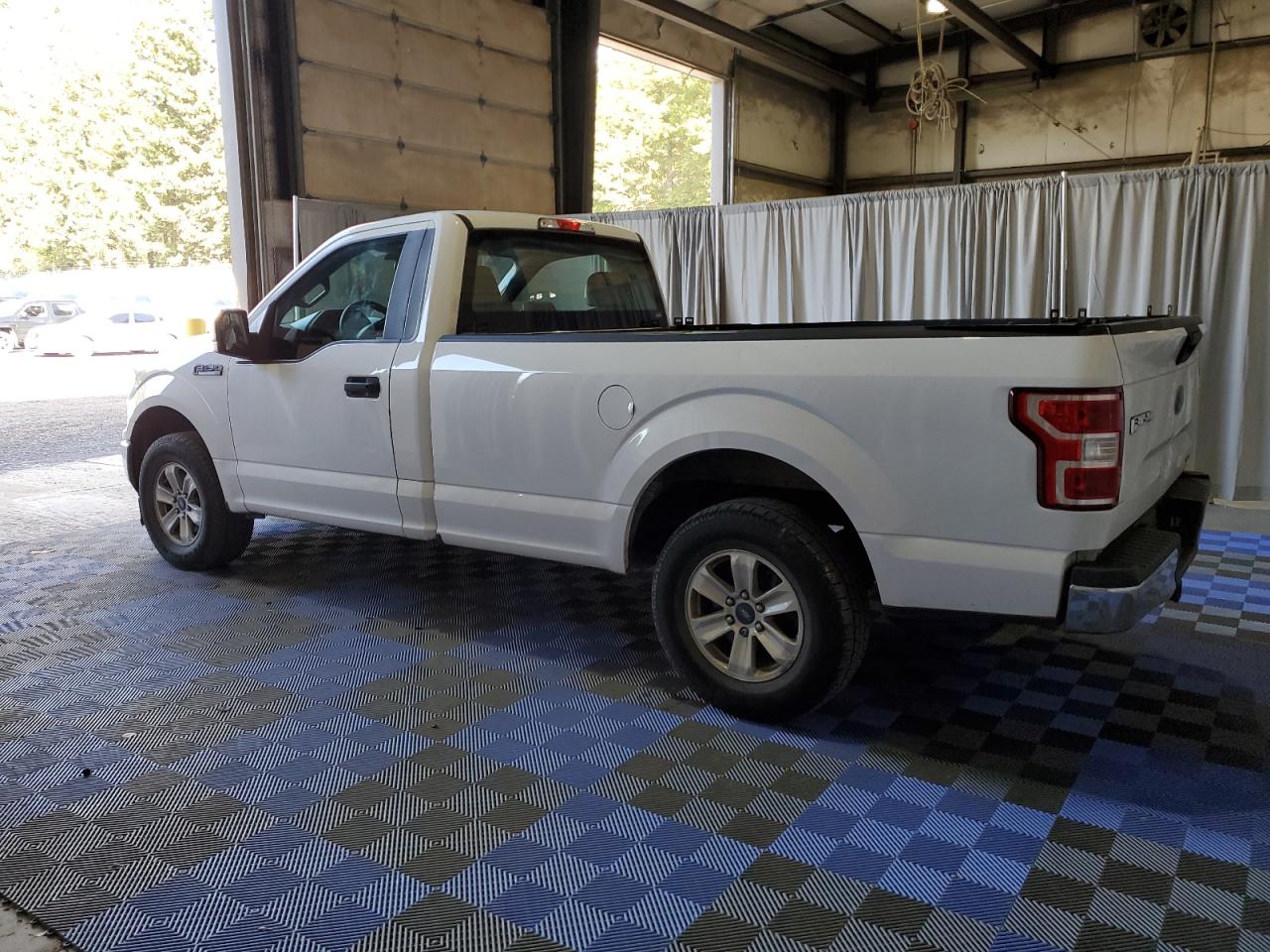 1FTMF1CB7JKC04514 2018 FORD F-150 - Image 2