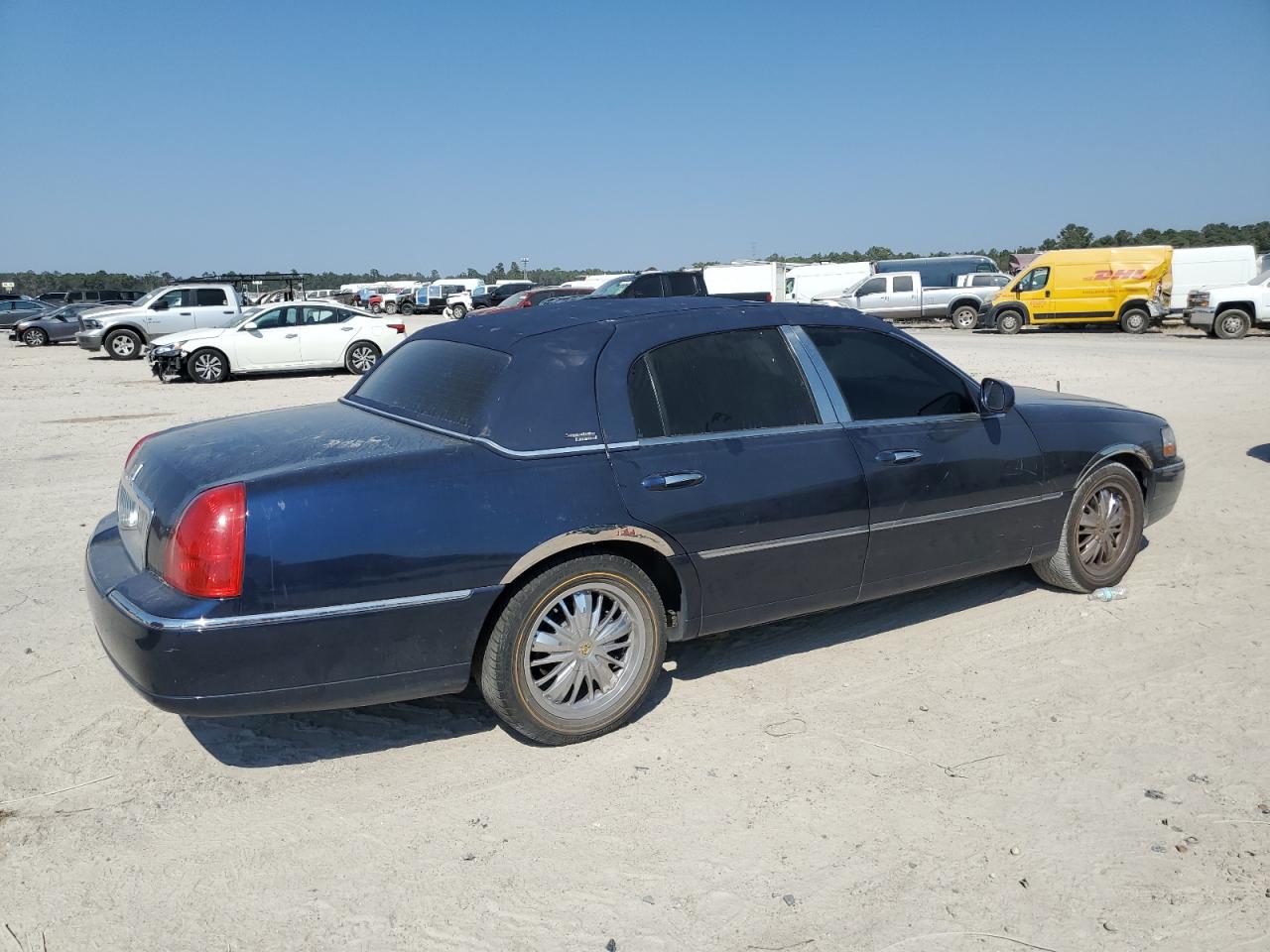 1LNHM82V97Y600733 2007 Lincoln Town Car Signature Limited