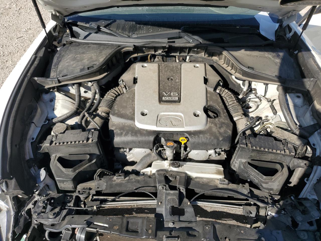 2015 Infiniti Q70 - Image 11