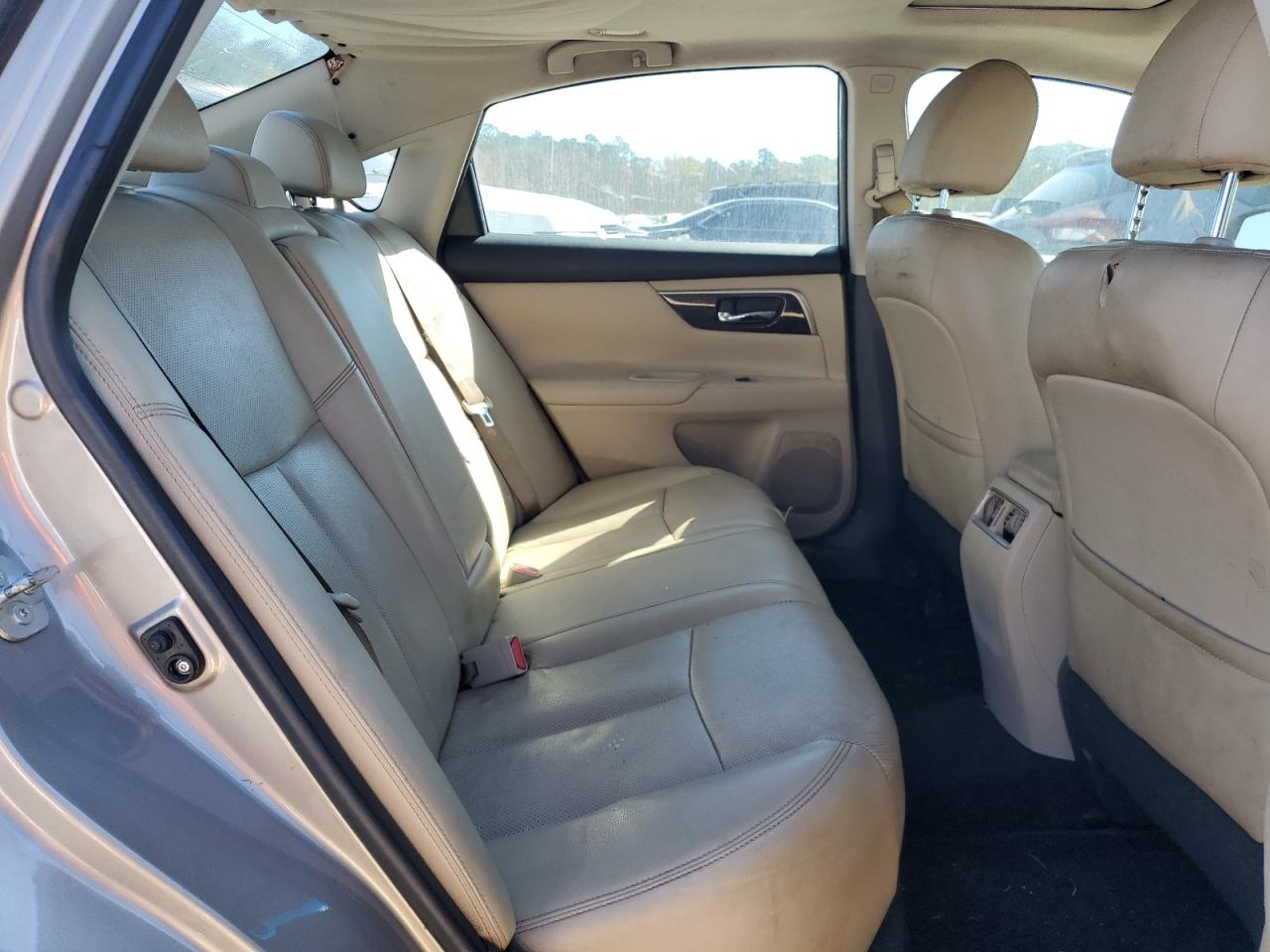 2015 Nissan Altima - Image 10