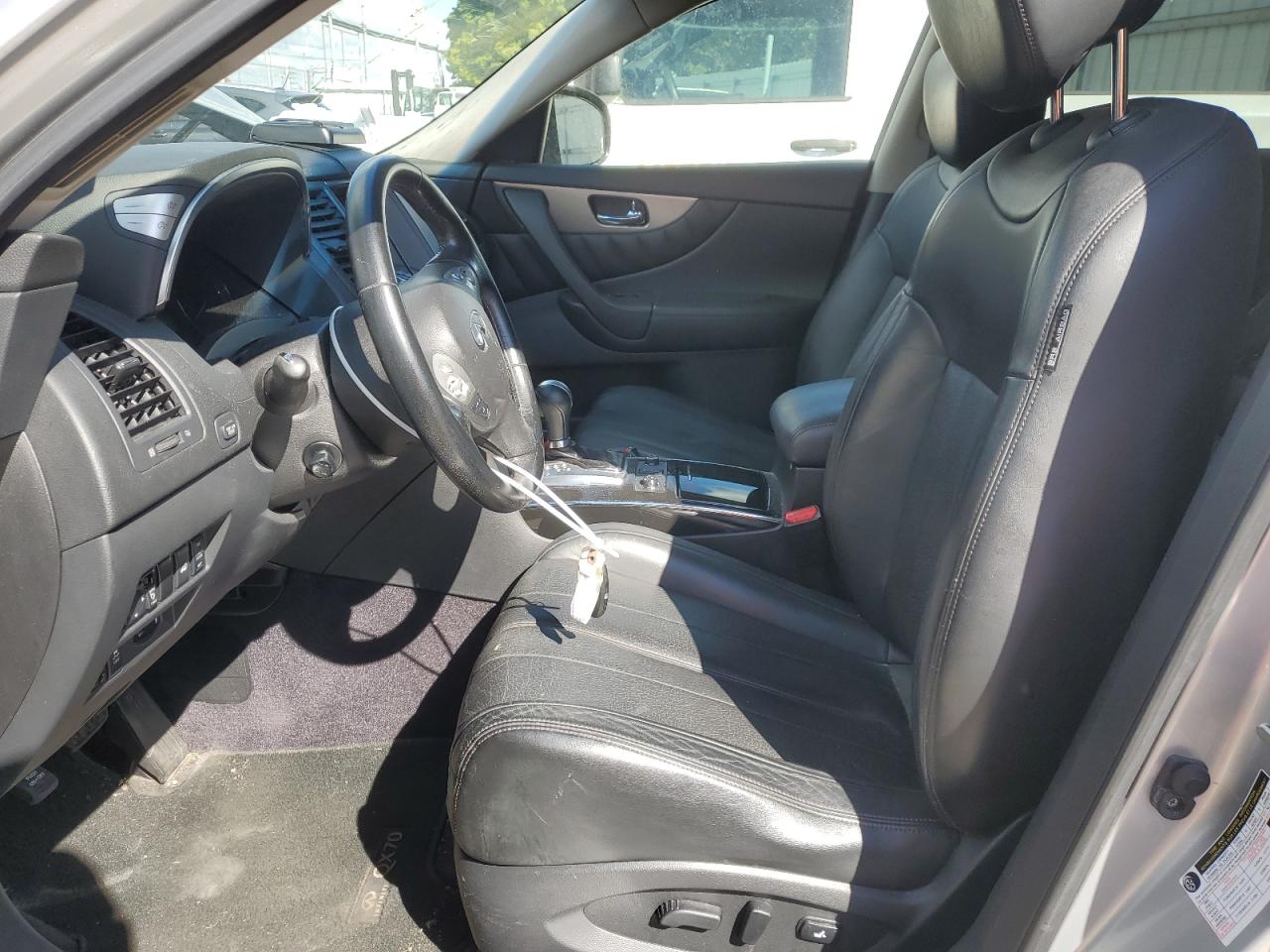 2015 Infiniti QX70 - Image 7