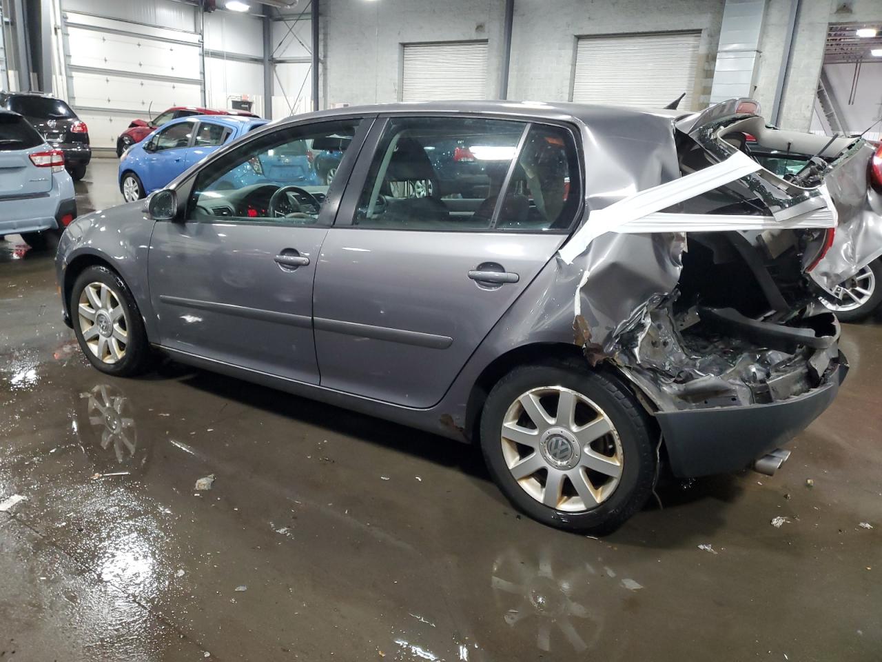 2009 Volkswagen Golf - Image 2