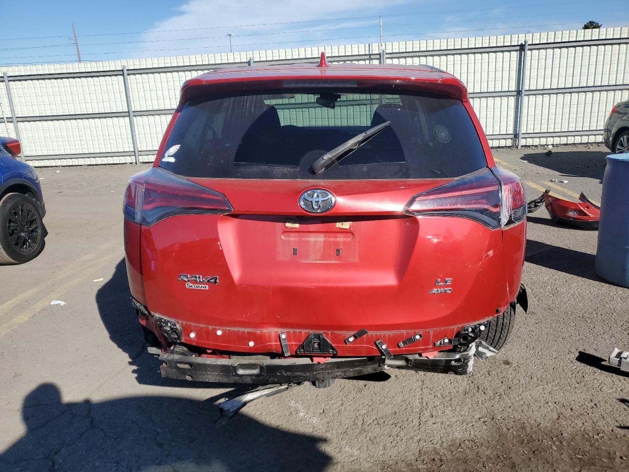 JTMBFREV6HJ160728 2017 Toyota Rav4 Le