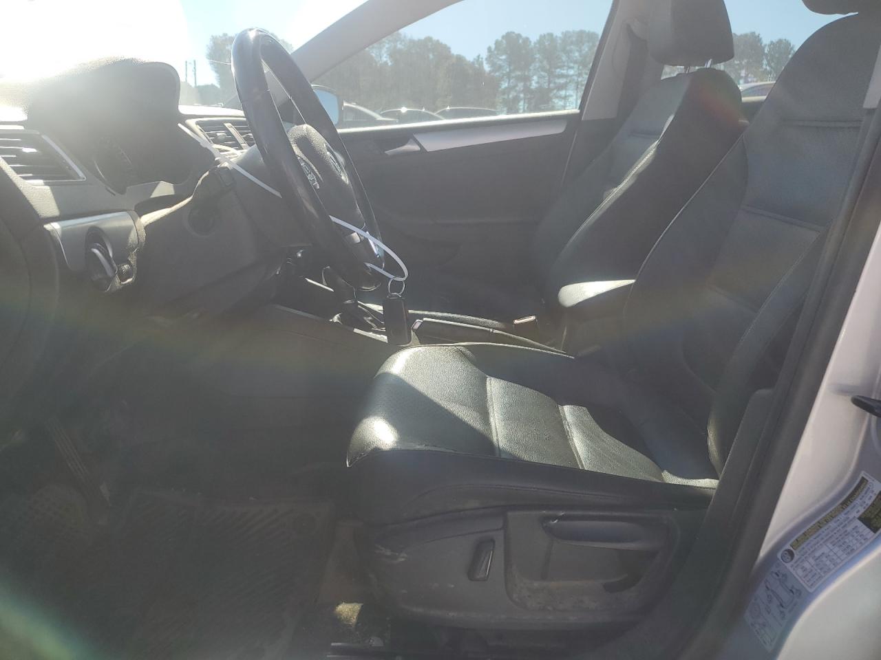 2014 Volkswagen Jetta - Image 7