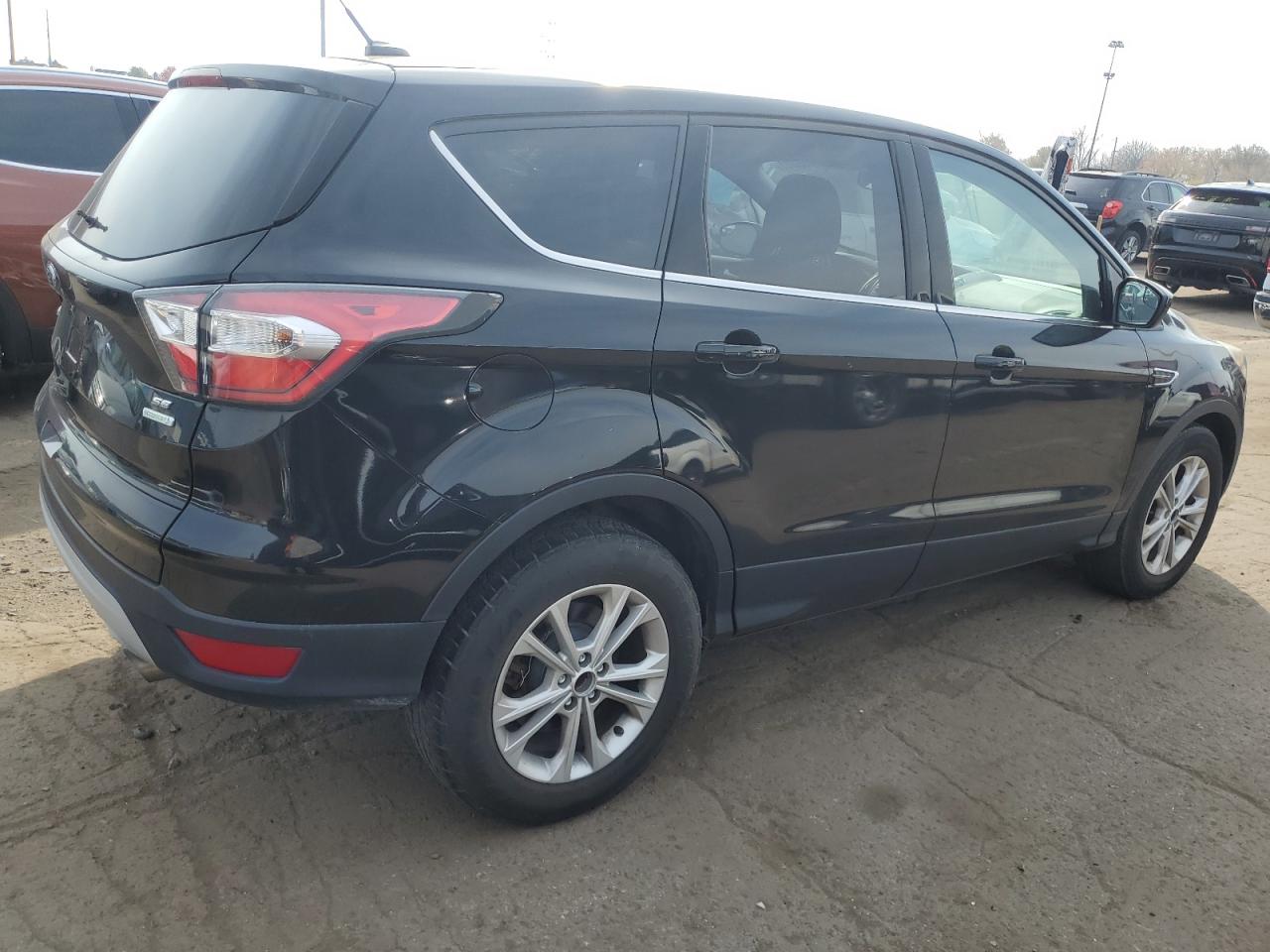 VIN 1FMCU0GDXHUA38328 2017 FORD ESCAPE no.3