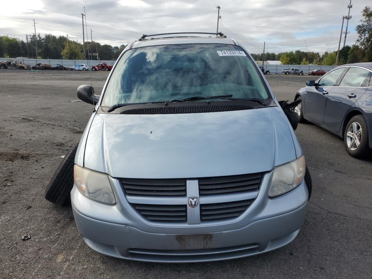 2005 Dodge Caravan - Image 5