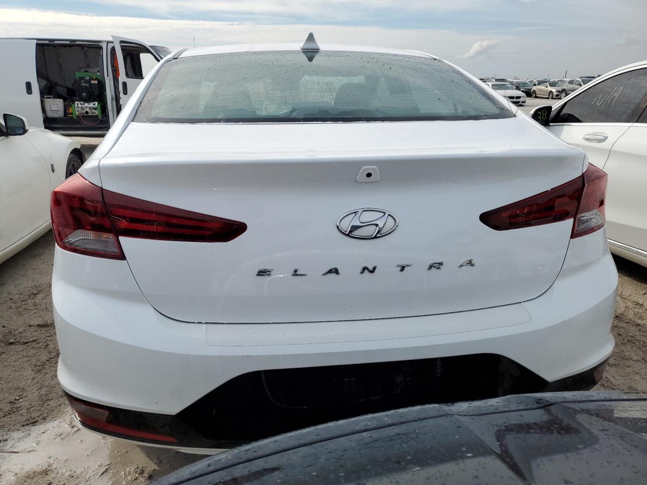 2019 Hyundai Elantra - Image 6