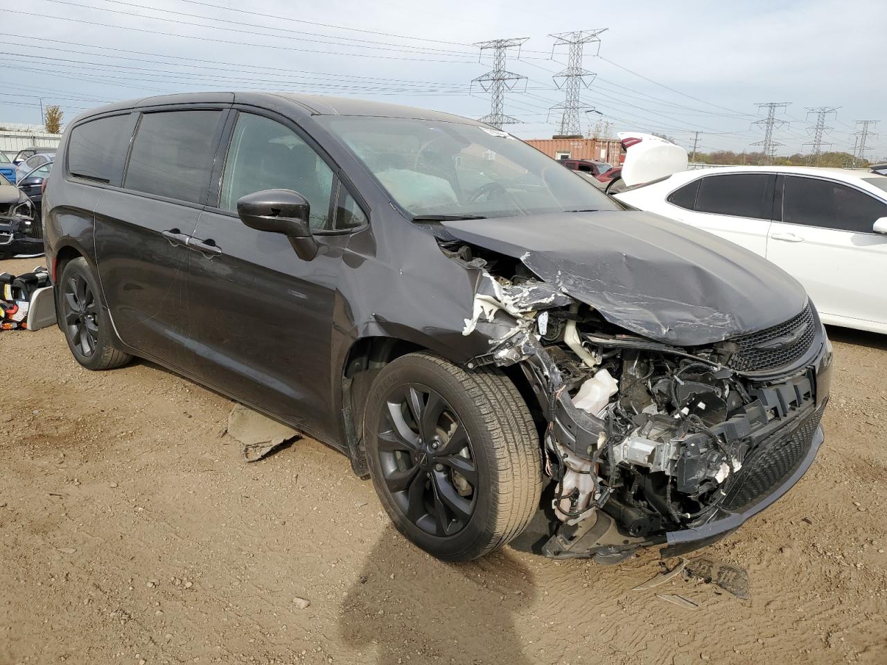 2020 Chrysler Pacifica - Image 4
