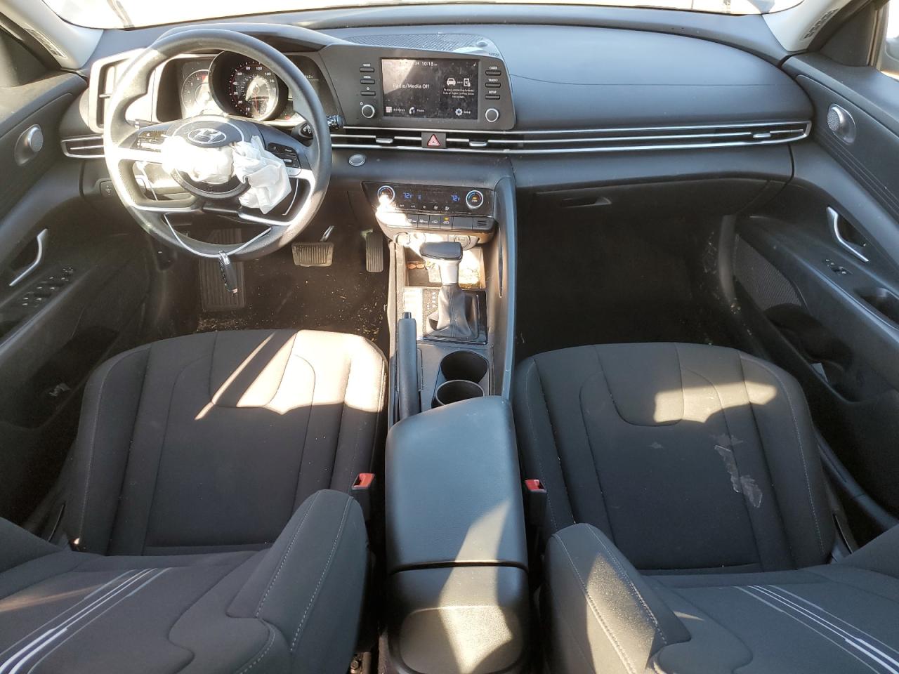 2023 Hyundai Elantra - Image 8