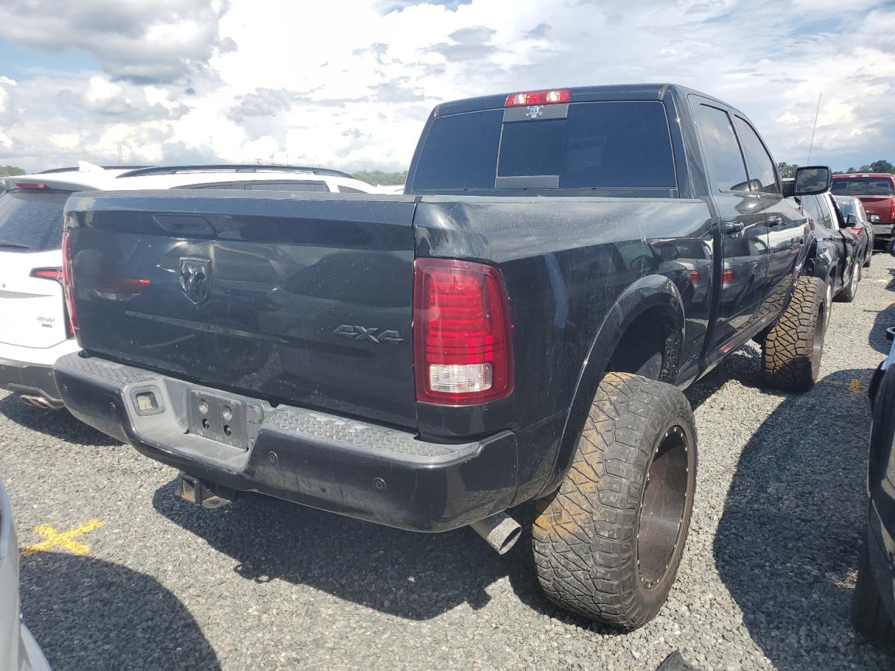 3C6UR5FL7JG302251 2018 Ram 2500 Laramie