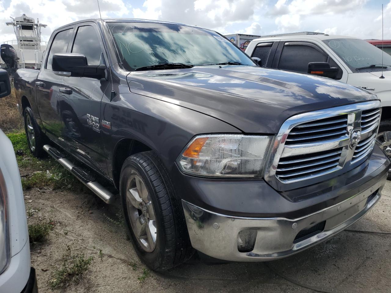 VIN 1C6RR6LTXKS538225 2019 RAM 1500 no.4