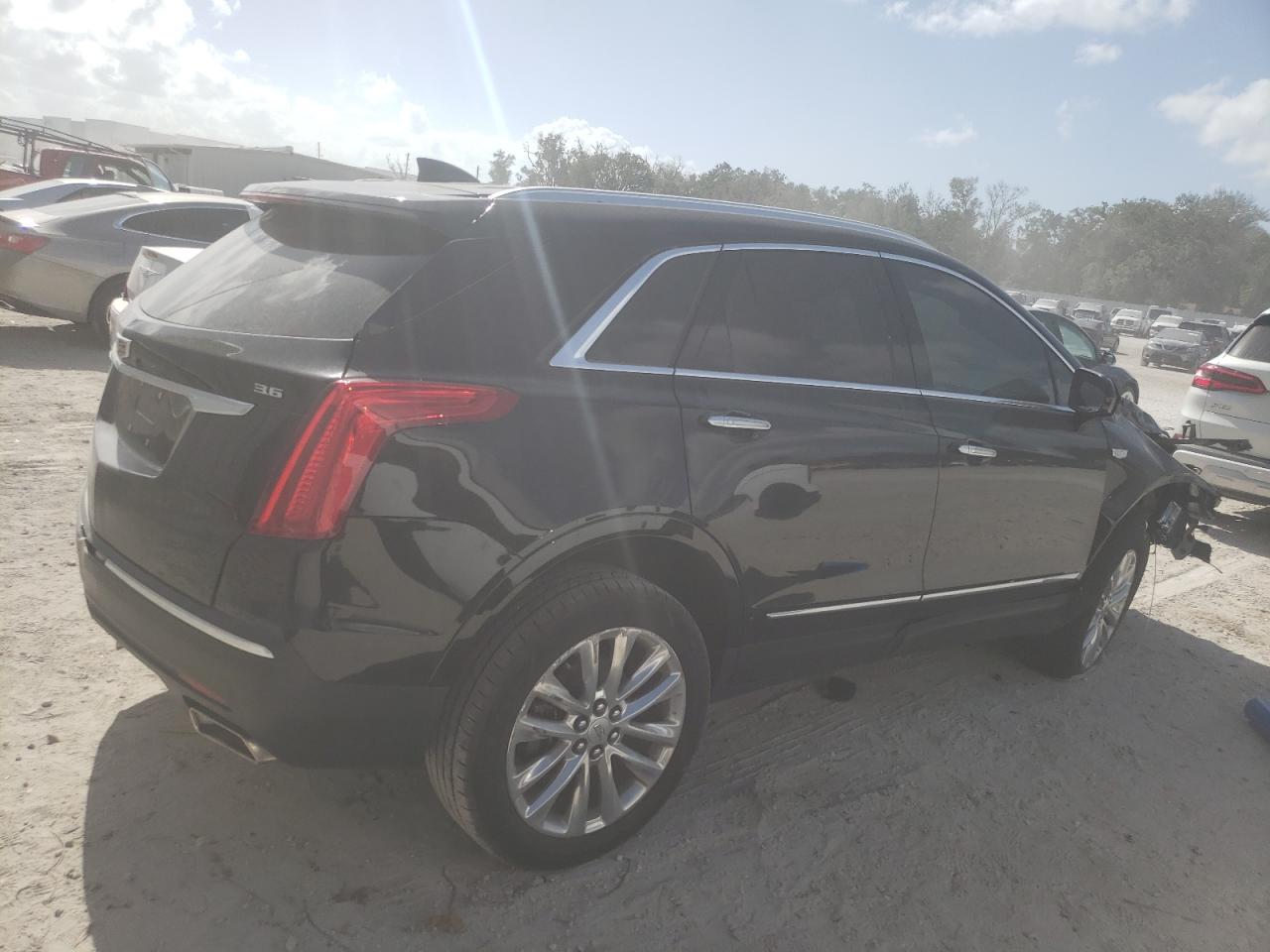 2019 Cadillac XT5 - Image 3