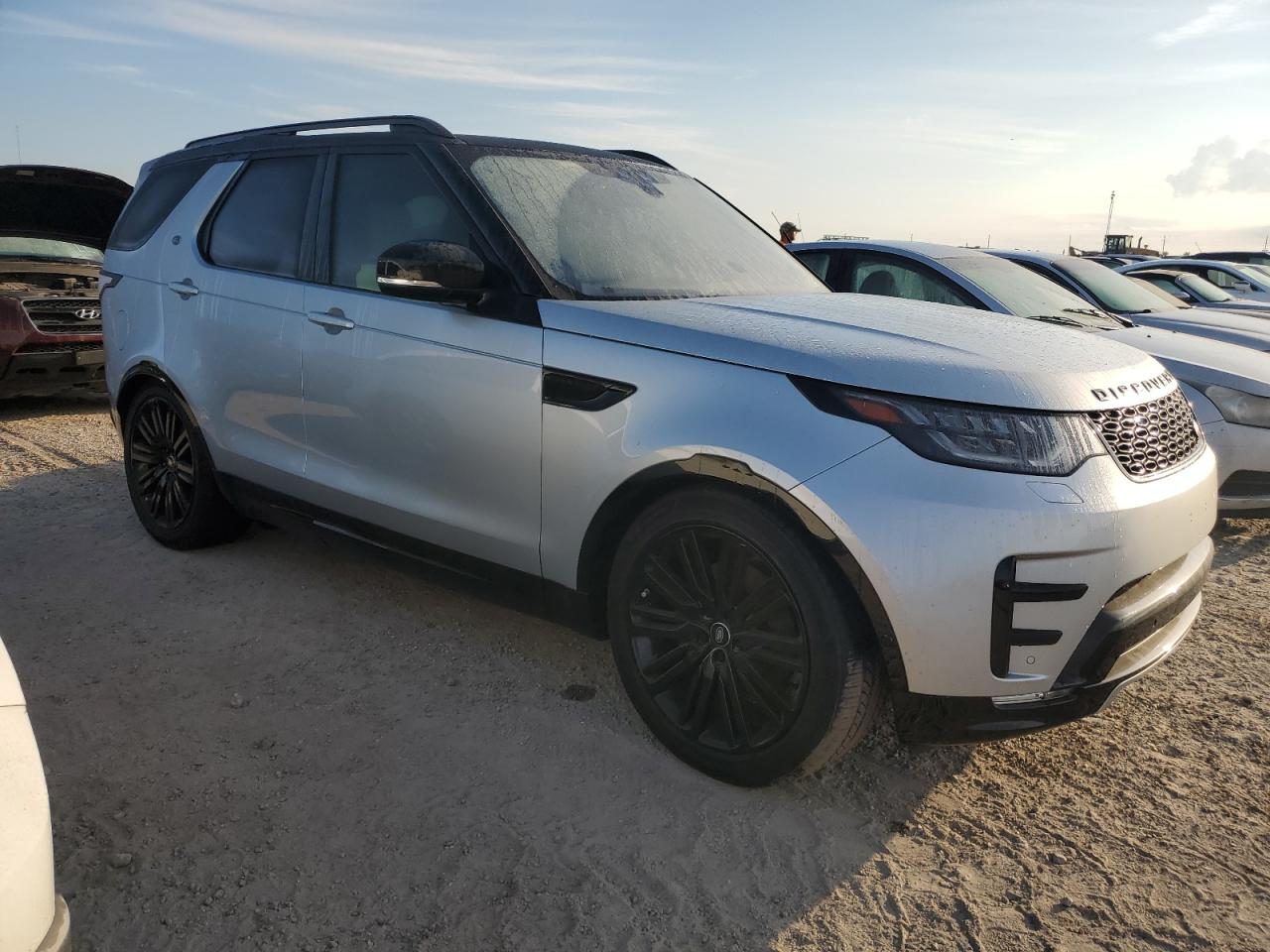 2019 Land Rover Discovery - Image 4