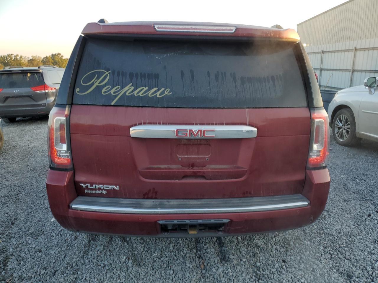 2016 GMC Yukon - Image 6