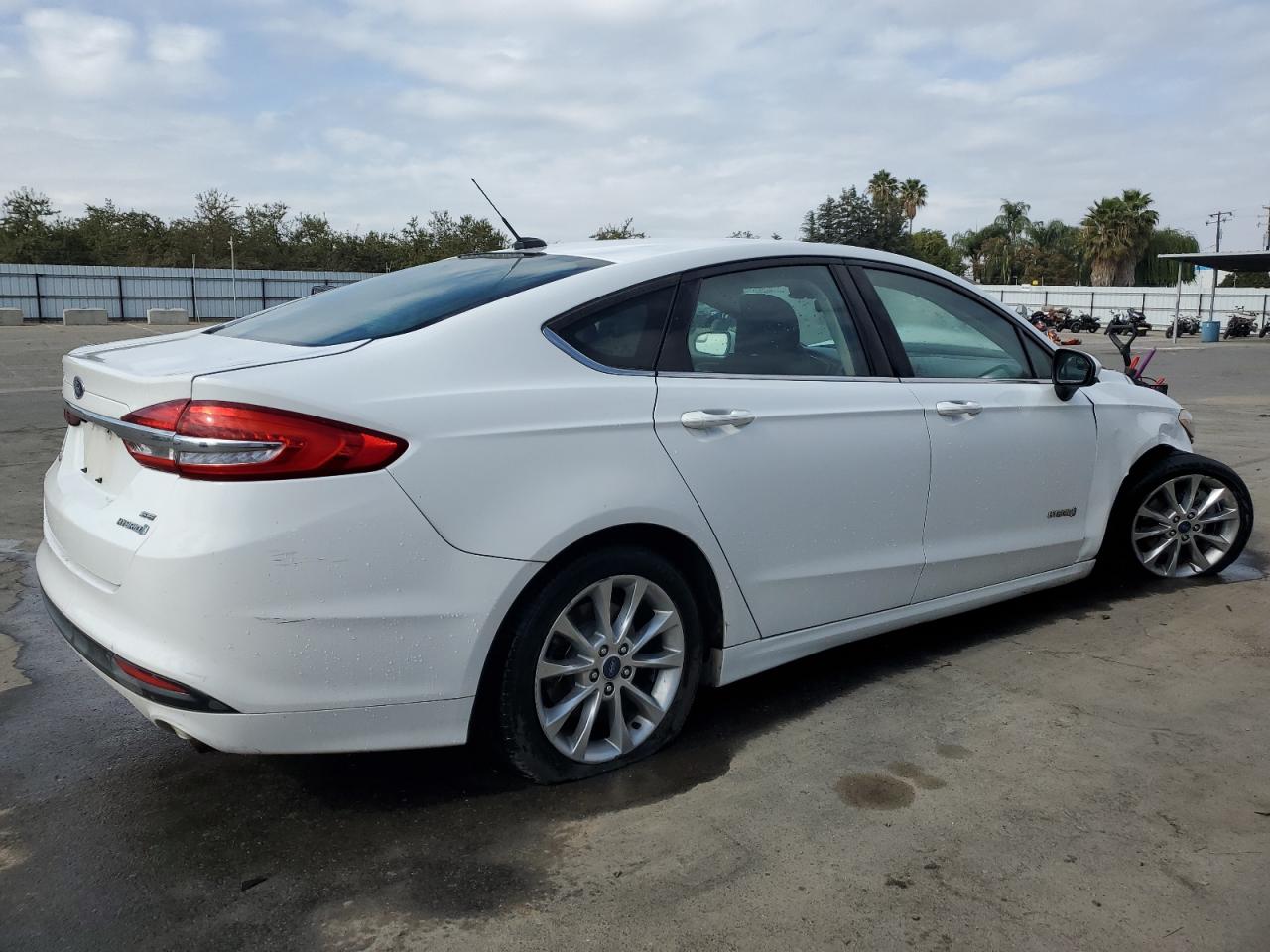 VIN 3FA6P0LU0HR224732 2017 FORD FUSION no.3