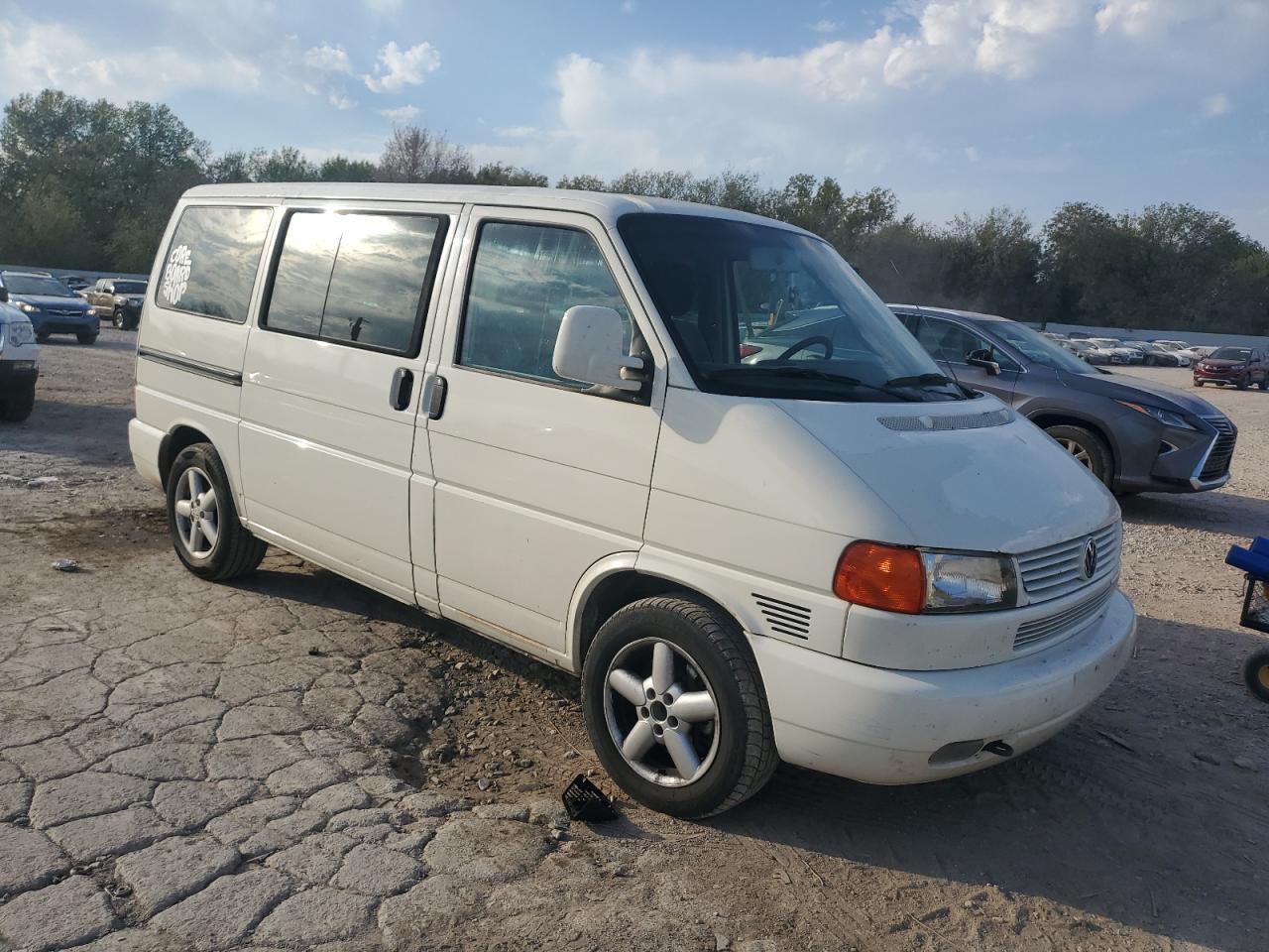 2002 Volkswagen EuroVan - Image 4