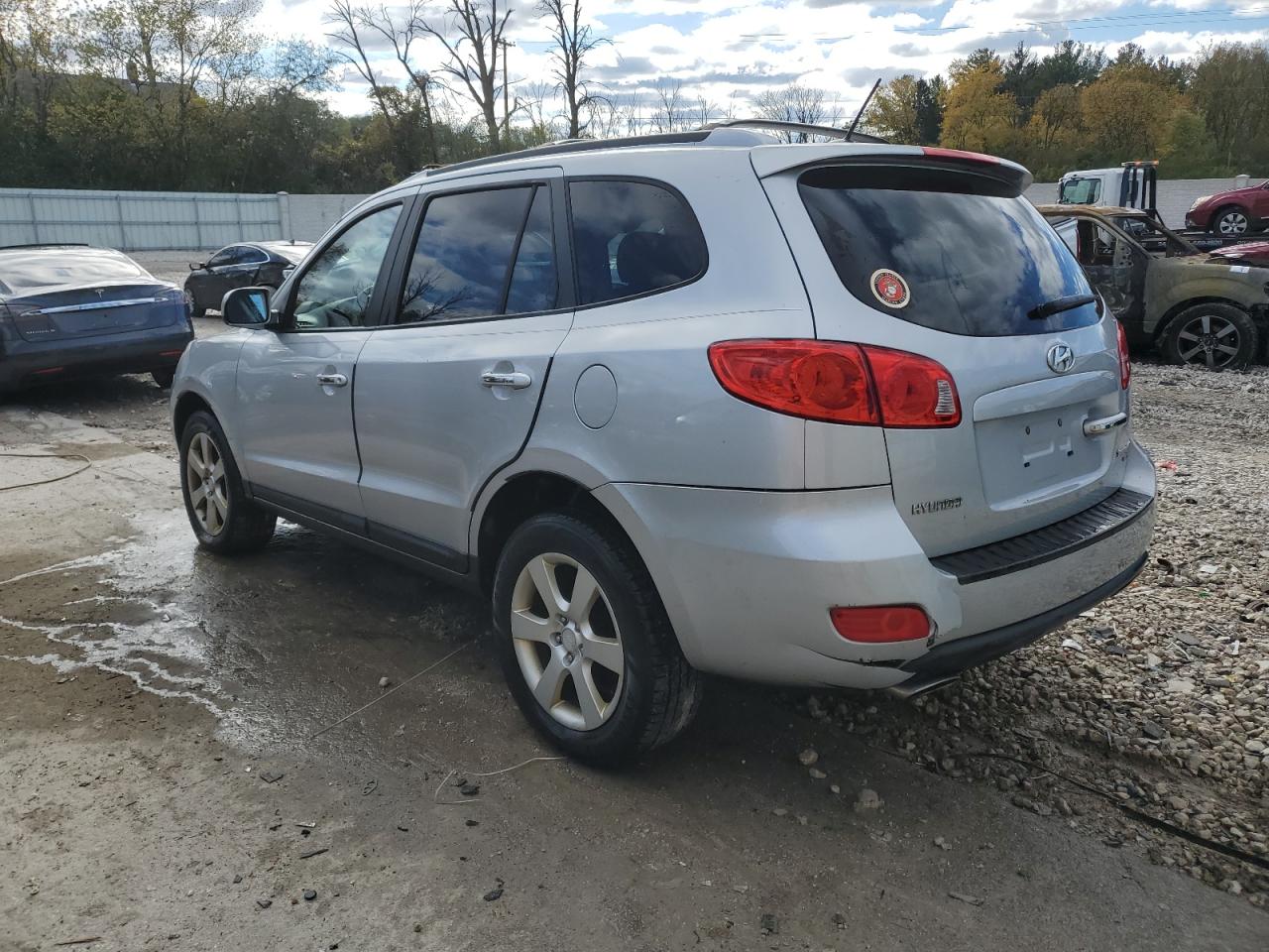 2009 Hyundai Santa Fe - Image 2