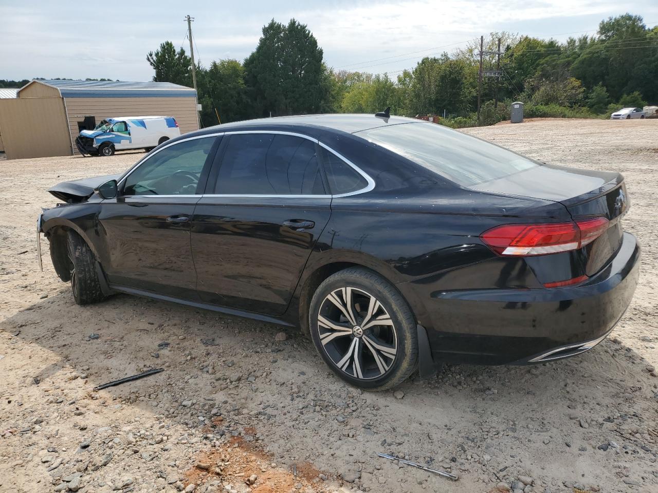 2020 Volkswagen Passat - Image 2