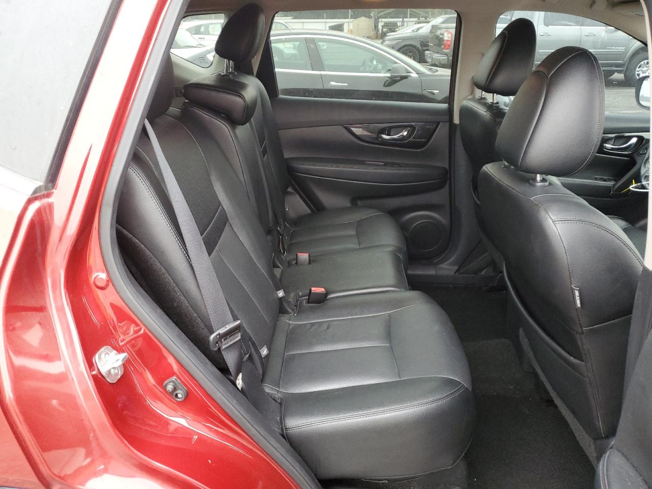 2018 Nissan Rogue - Image 11