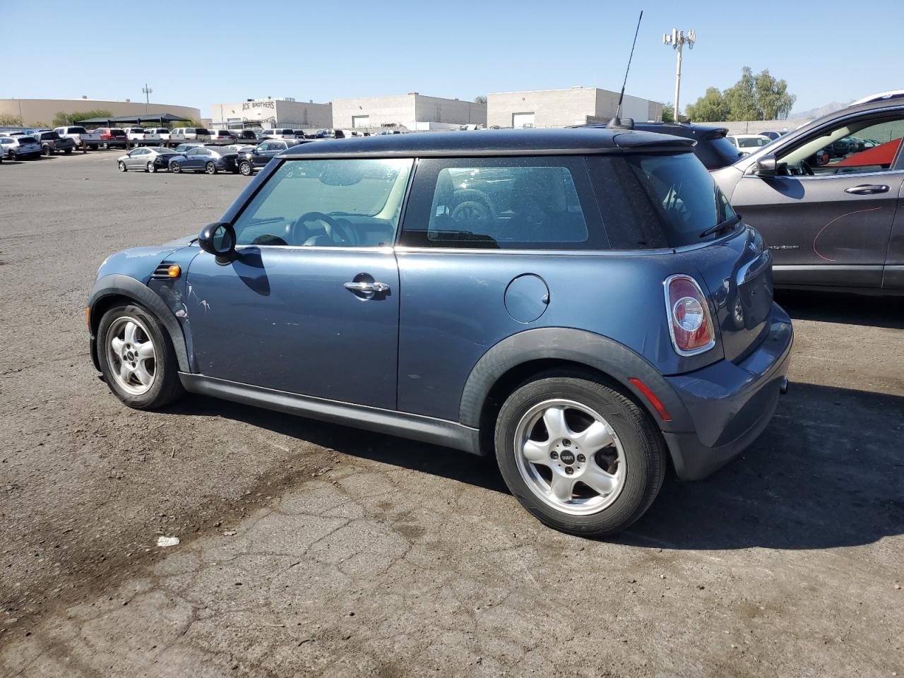 2011 MINI Cooper - Image 2
