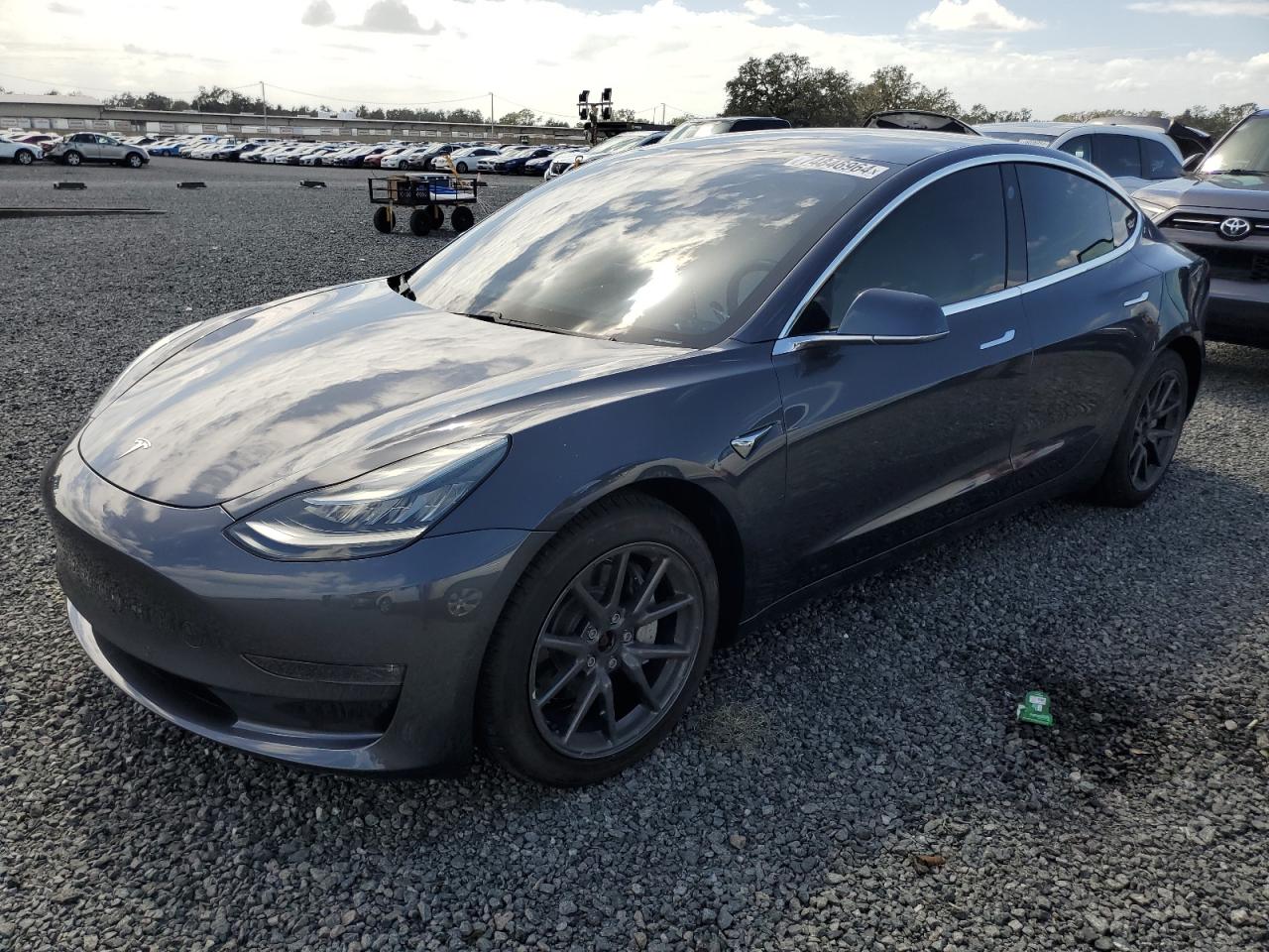 5YJ3E1EB4KF421352 2019 TESLA MODEL 3 - Image 1