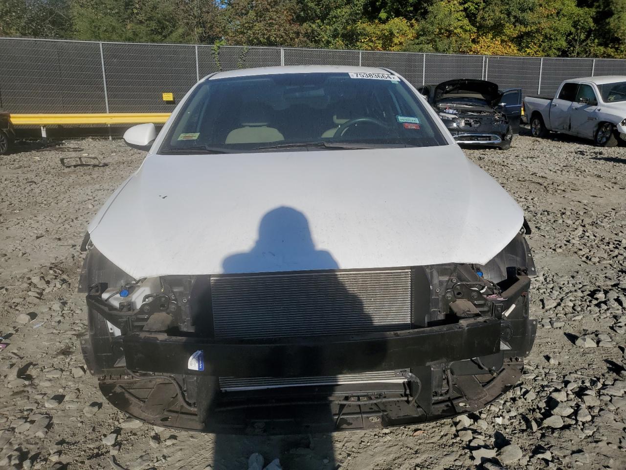 2018 Hyundai Elantra - Image 5