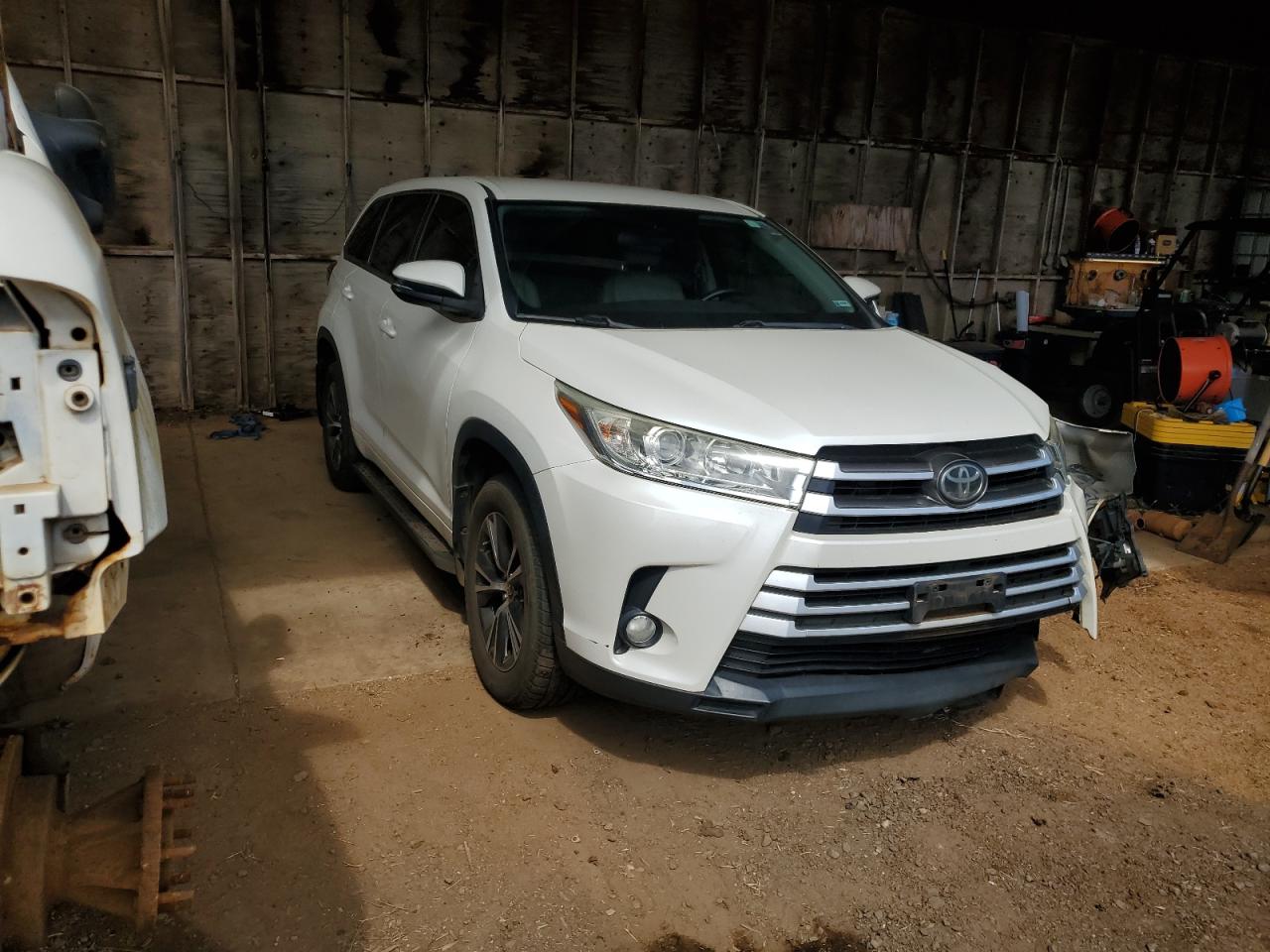 2017 Toyota Highlander - Image 4