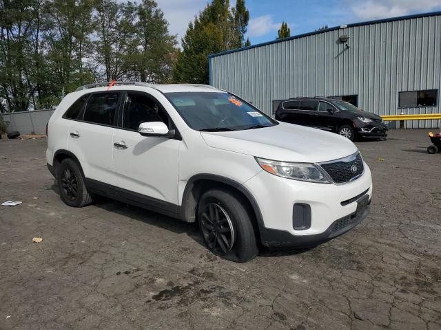  KIA SORENTO 2015 Белый