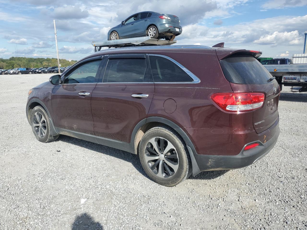 2017 Kia Sorento - Image 2