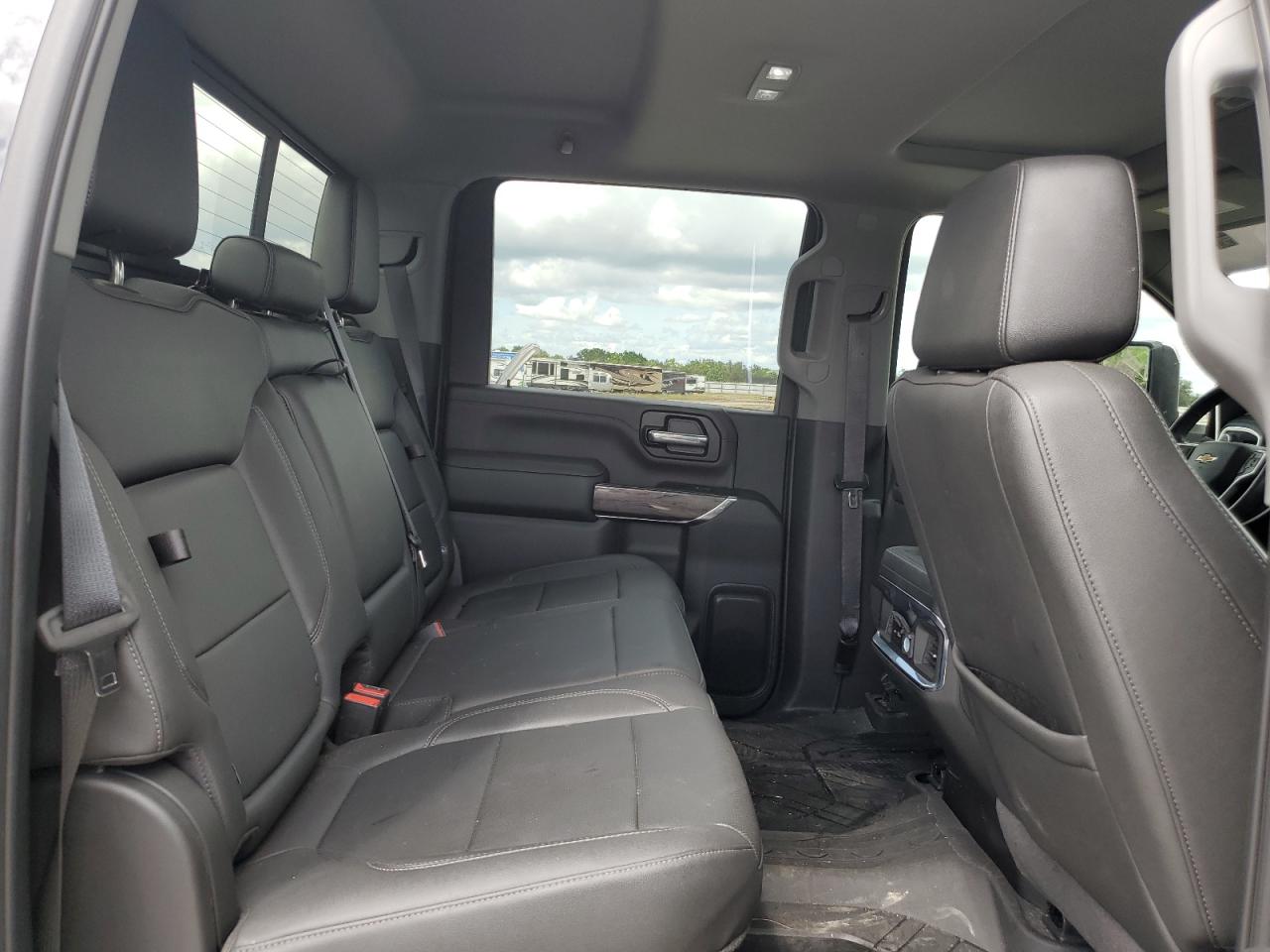 2022 Chevrolet Silverado - Image 10