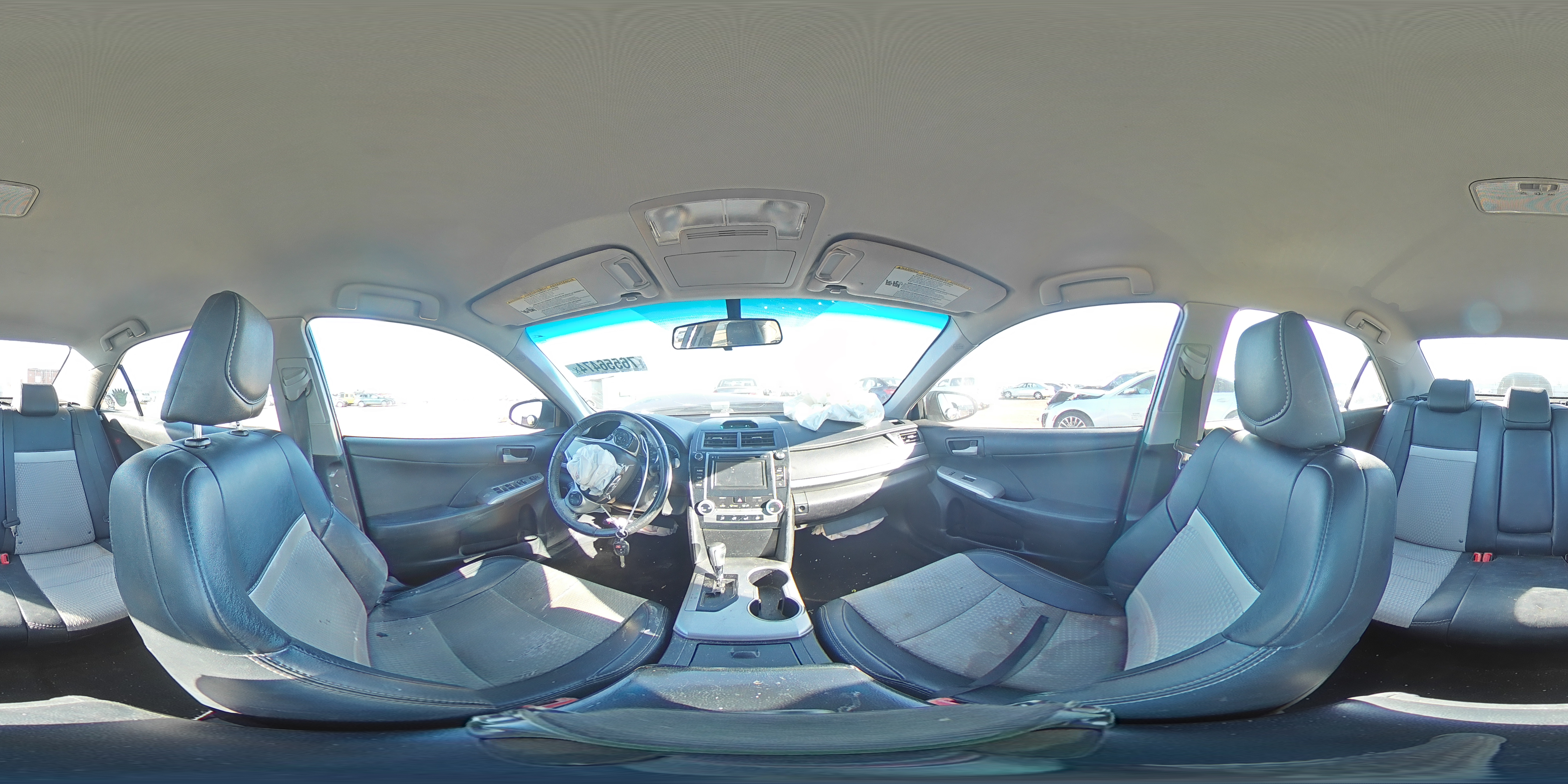 2014 Toyota Camry - Image 13