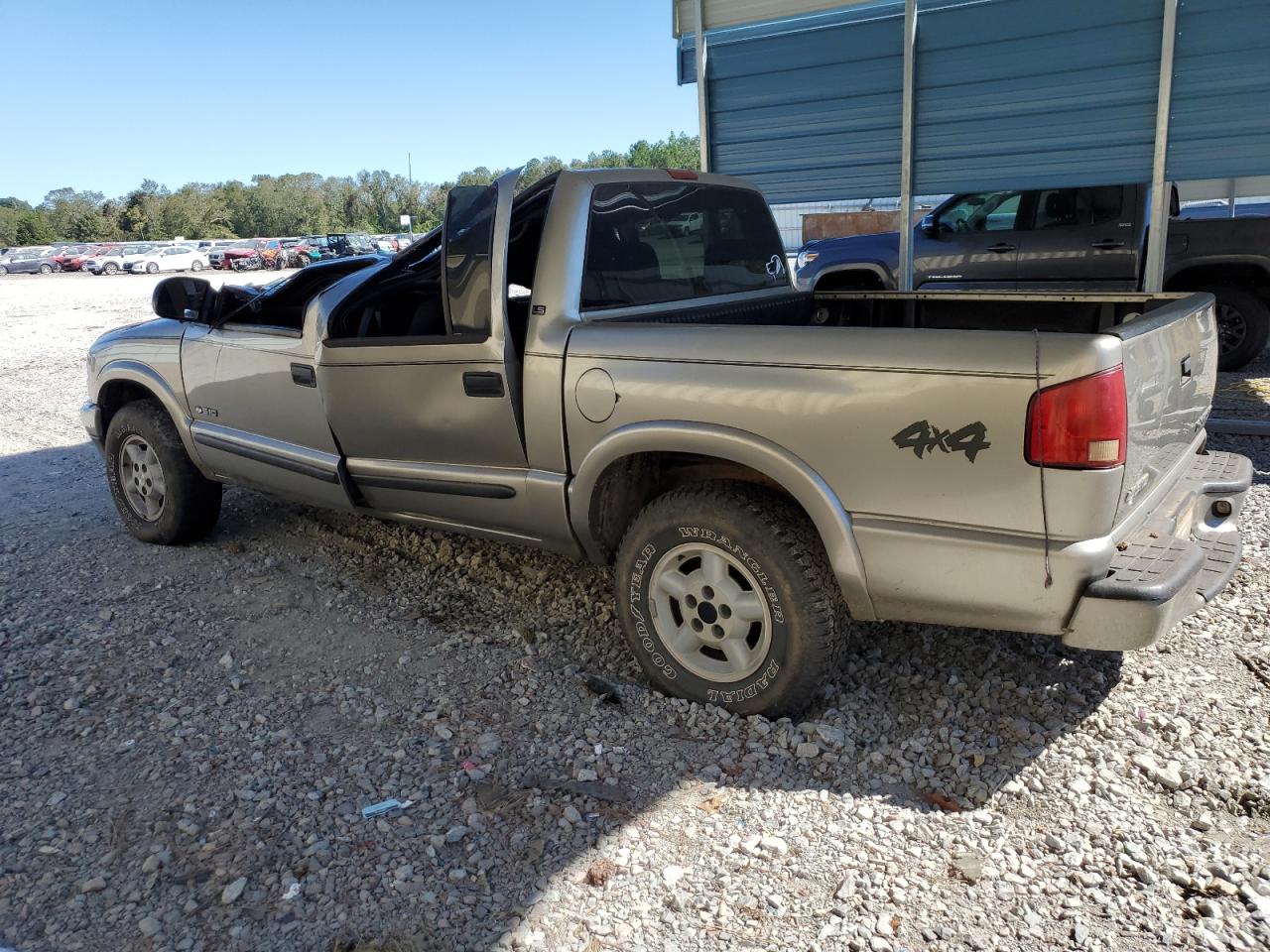 2003 Chevrolet S-10 Pickup - Image 2