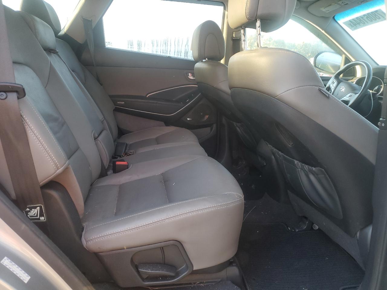 2018 Hyundai Santa Fe - Image 11