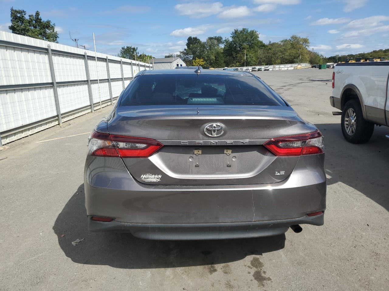 2022 Toyota Camry Le VIN: 4T1C11AKXNU648618 Lot: 73131384