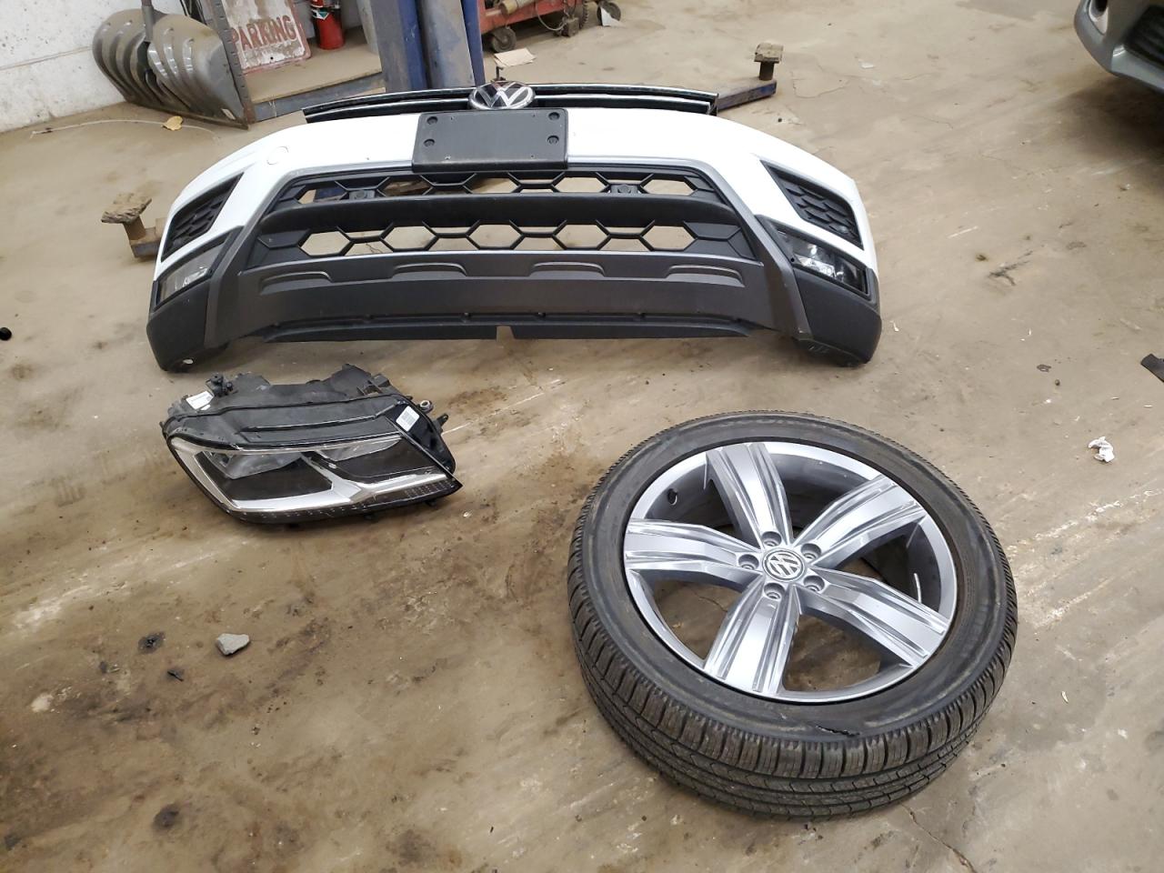 2020 Volkswagen Tiguan - Image 13