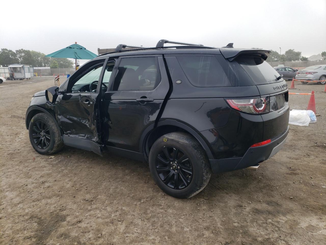 2016 Land Rover Discovery - Image 2