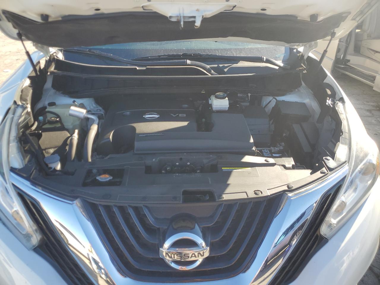 2015 Nissan Murano - Image 13