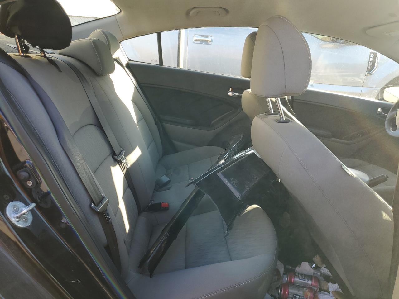 2016 Kia Forte - Image 10
