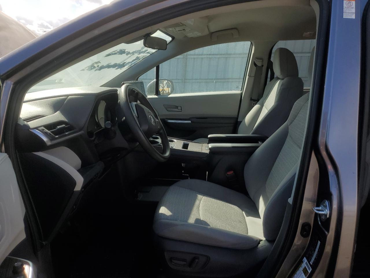 2021 Toyota Sienna - Image 7