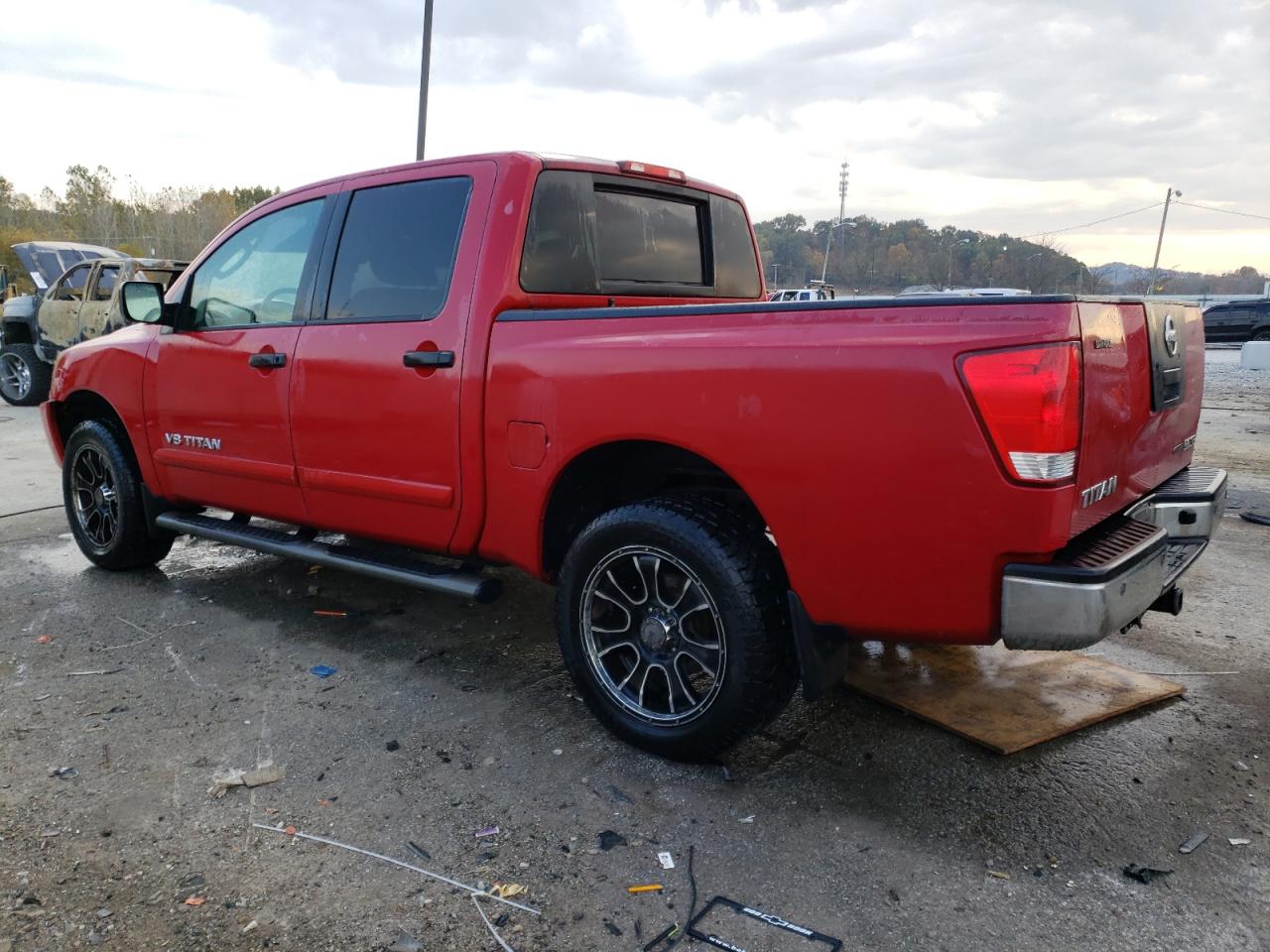 2010 Nissan Titan - Image 2