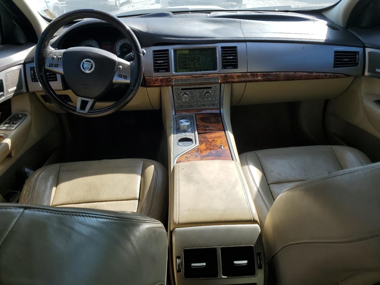 2009 Jaguar XF - Image 8