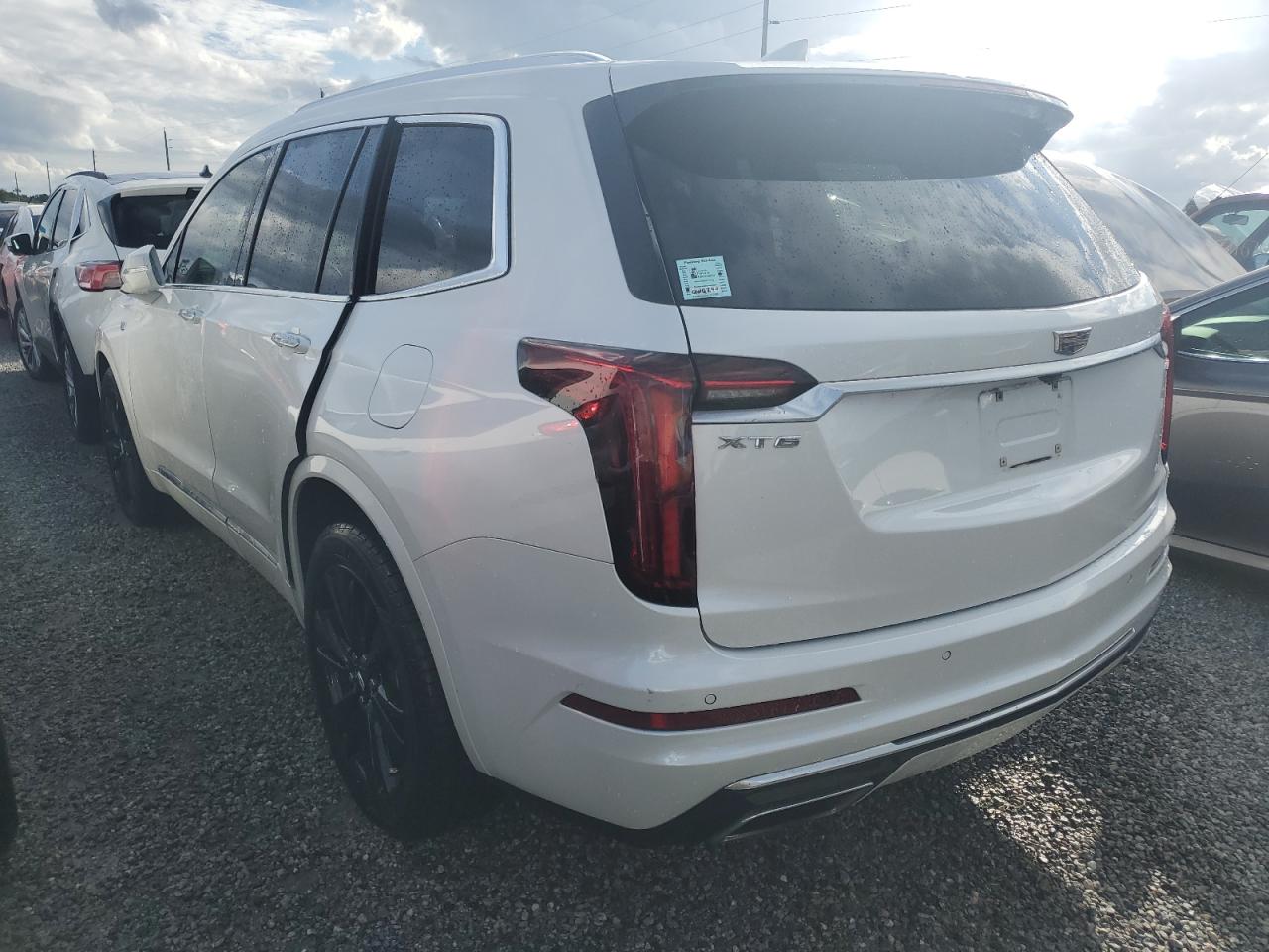 2020 Cadillac XT6 - Image 2