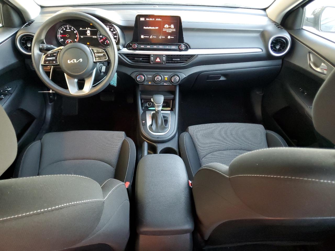 2022 Kia Forte - Image 8