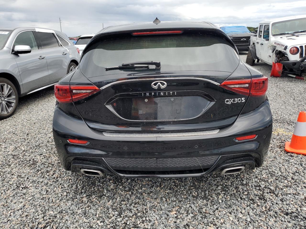 SJKCH5CP7JA003028 2018 Infiniti Qx30 Pure