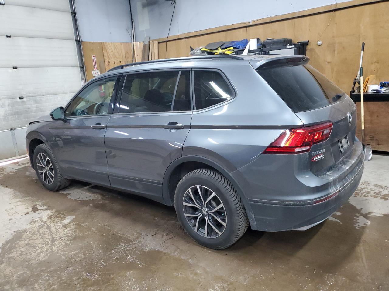 2021 Volkswagen Tiguan - Image 2