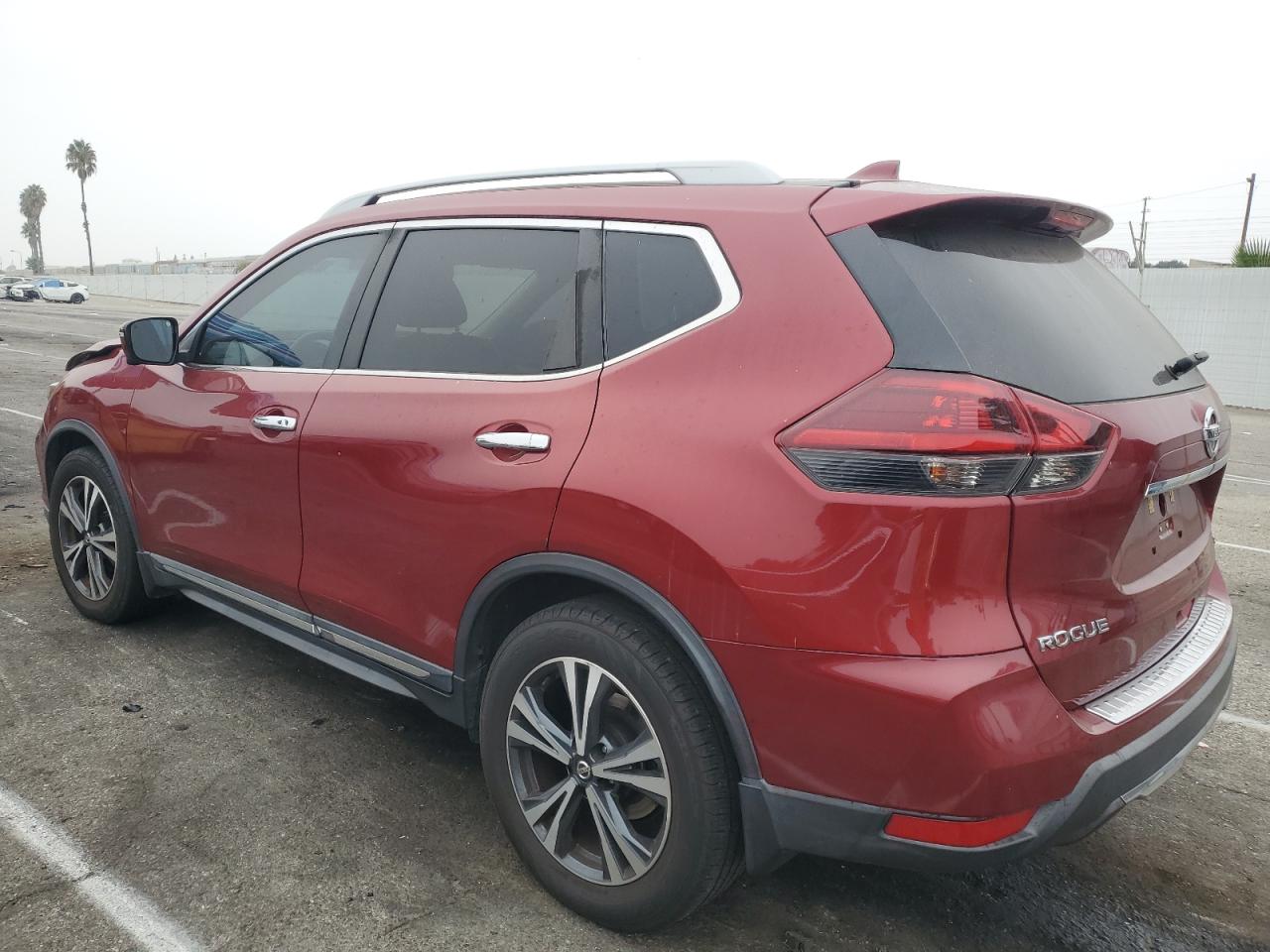 2018 Nissan Rogue - Image 2