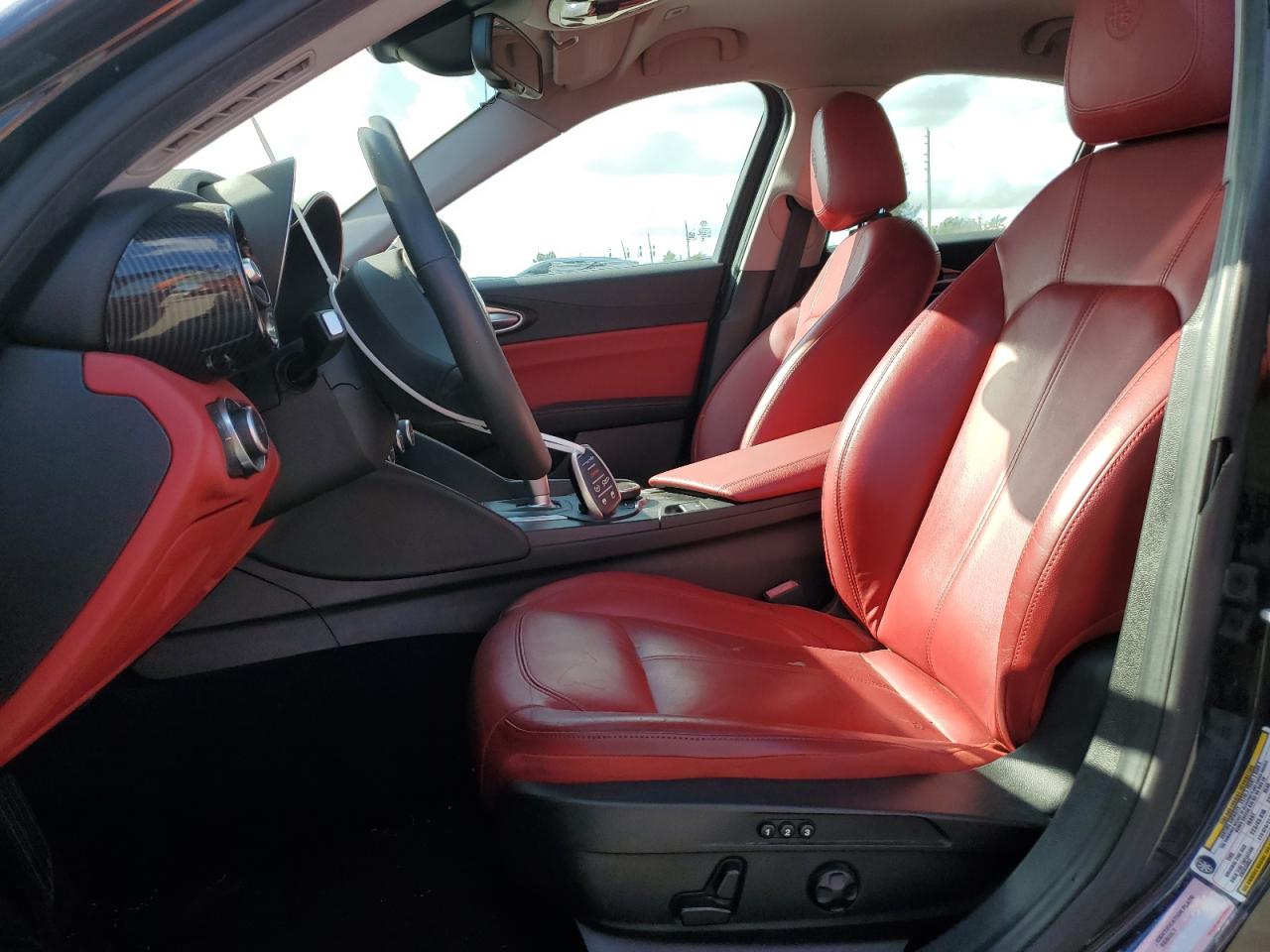 2018 Alfa Romeo Giulia - Image 7