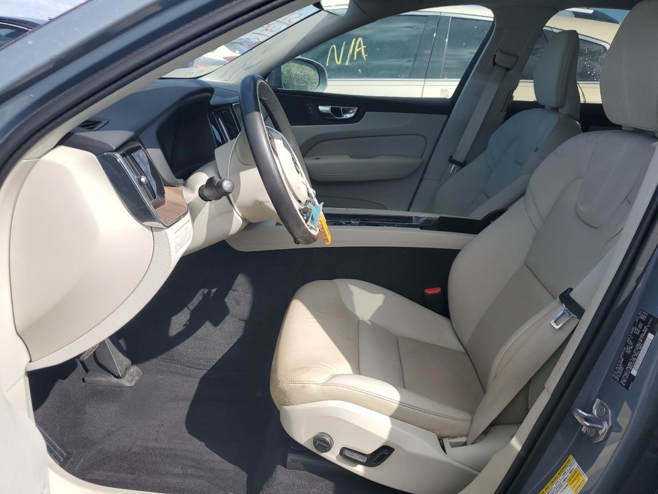 2022 Volvo XC60 - Image 7